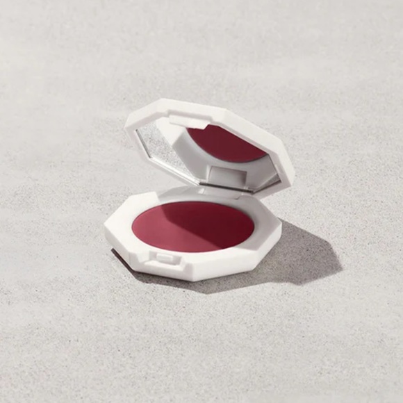 Fenty Beauty RIRI ON REPEAT MAKEUP ESSENTIALS Trio Set Bundle - Picture 6 of 16